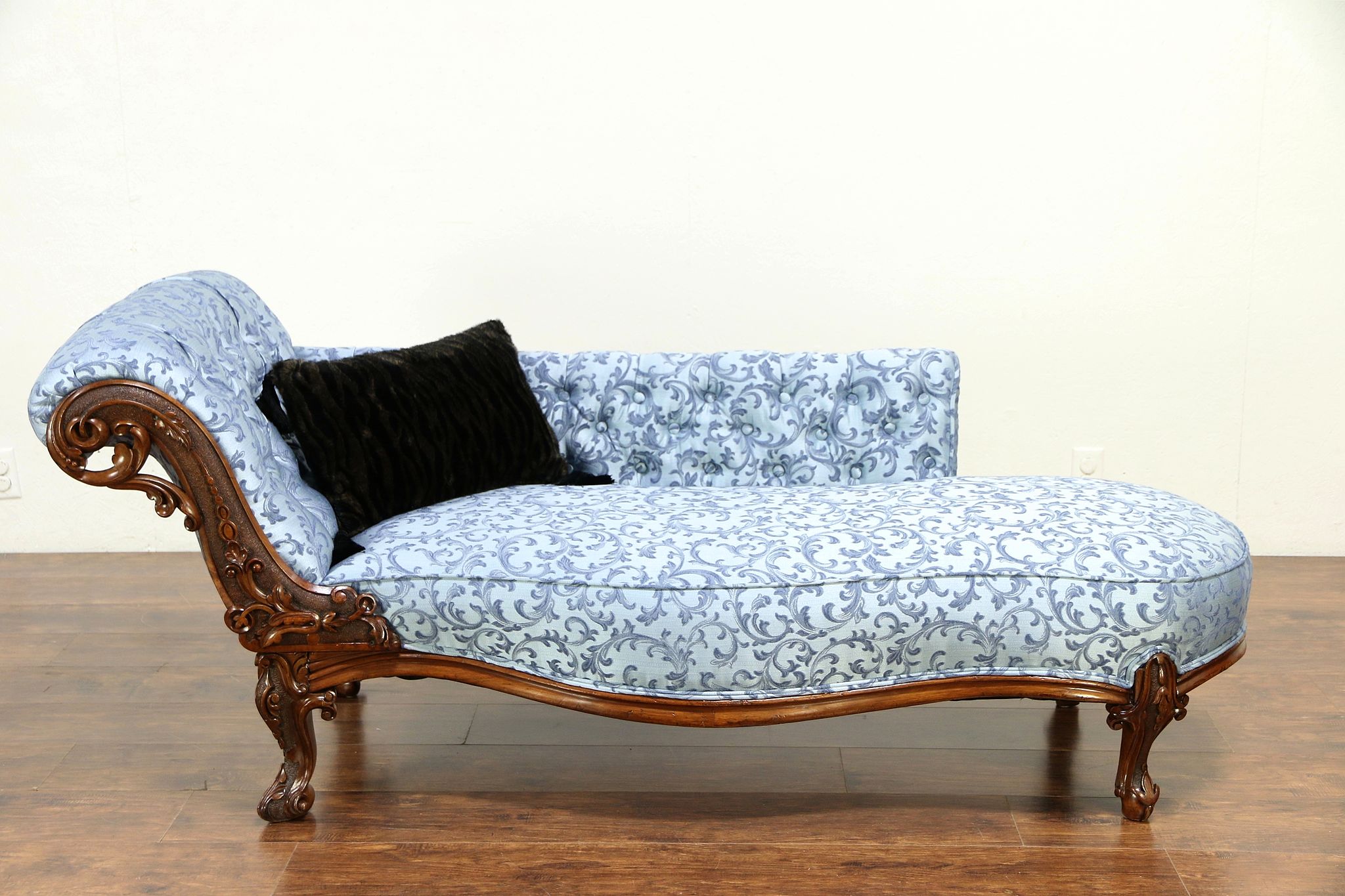 Fainting Couch History – Smart way to share your feel